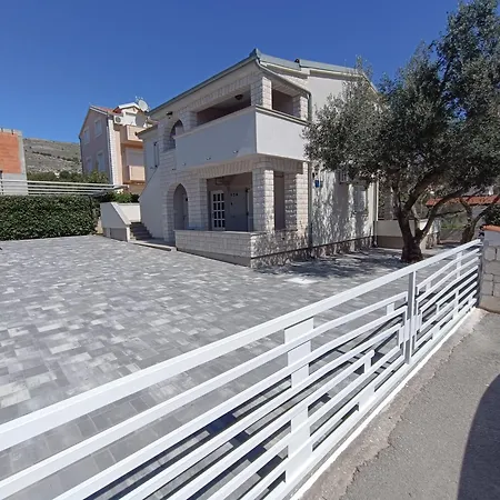 Apartments Jurkovic Grebastica Exterior photo